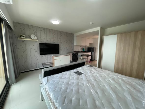 bedroom of The Sense Sukhumvit