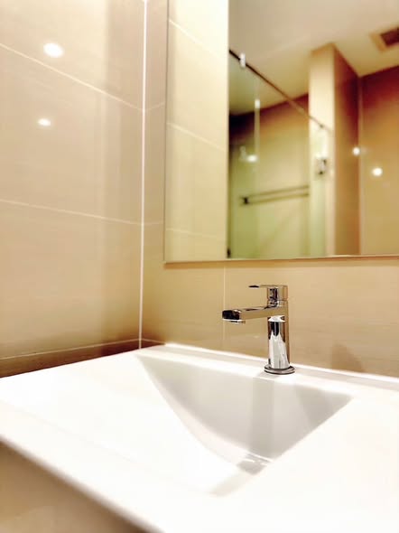 bathroom of The Sky Sukhumvit