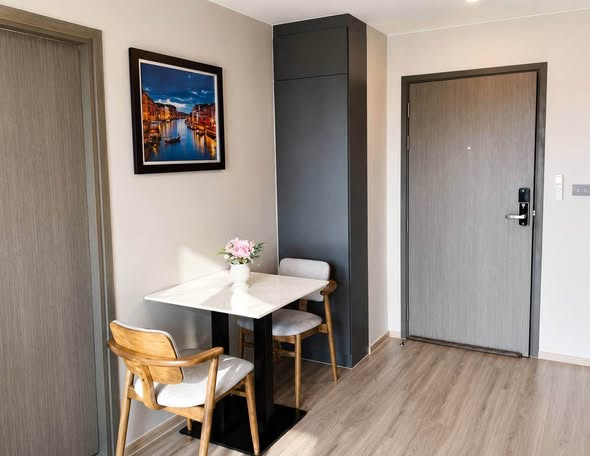 room interior of The TEAK Sukhumvit 39