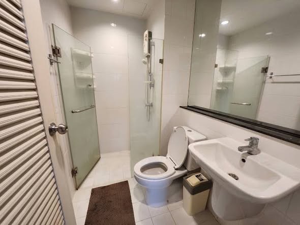 room interior and bathroom of The Tree Bang Pho Station