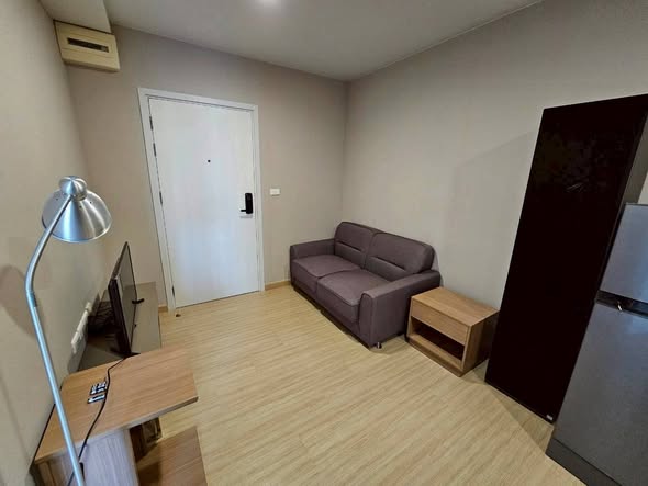 bedroom of The Tree On nut Station
