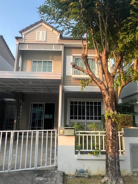 The Village 3 Bang Na-Wong Waen