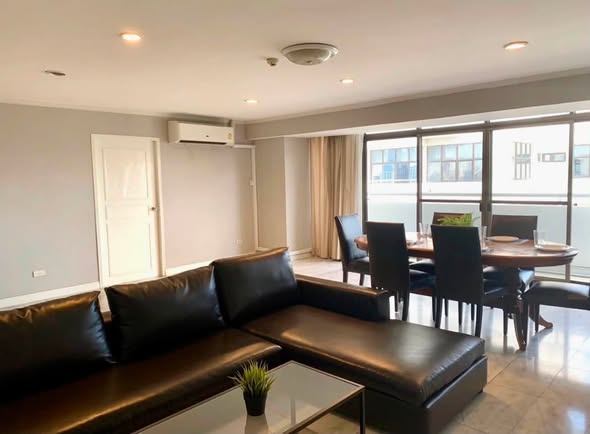 living room of The Waterford Park