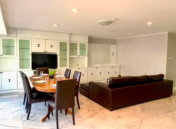 living room and room interior of The Waterford Park