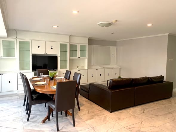 room interior and kitchen of The Waterford Park
