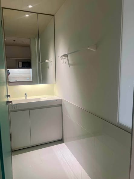 room interior and bathroom of Triple Y Residence
