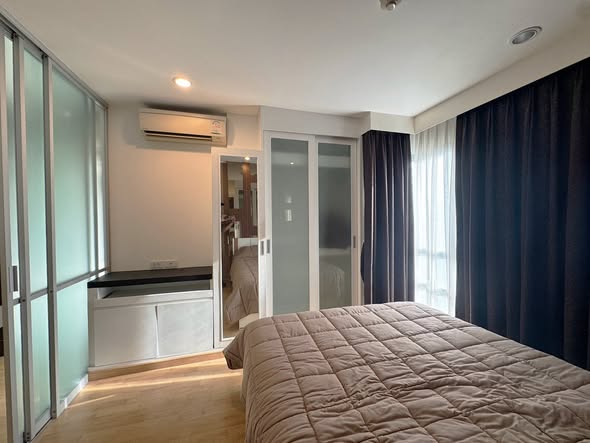 bedroom and room interior of U-Delight Jatujak Station condo.