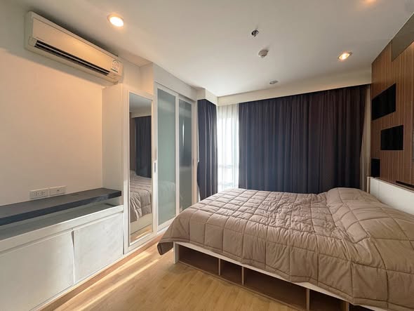 bedroom and room interior of U-Delight Jatujak Station condo.
