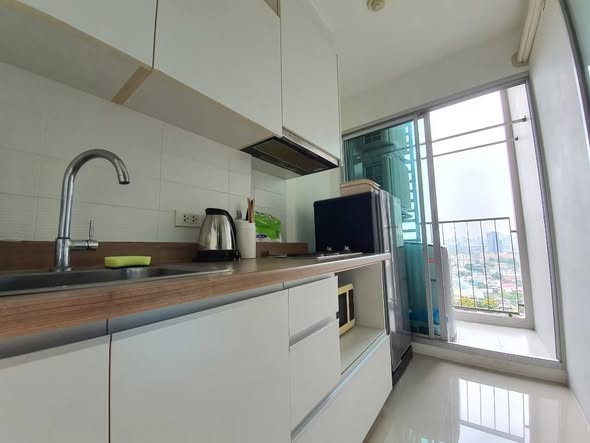 U-Delight Jatujak Station condo.
