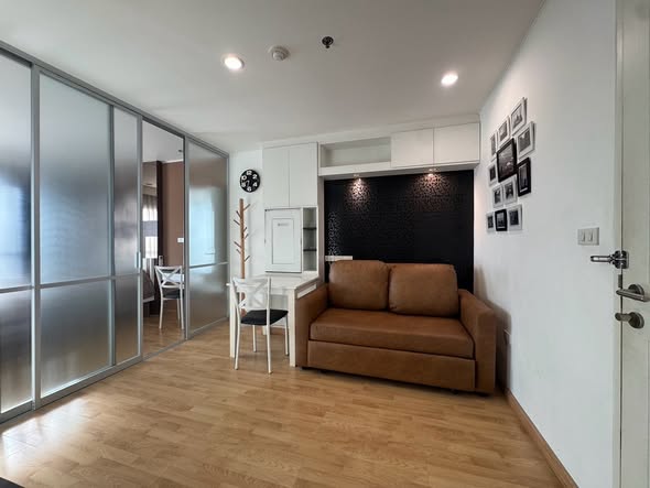 living room and room interior of U-Delight Jatujak Station condo.