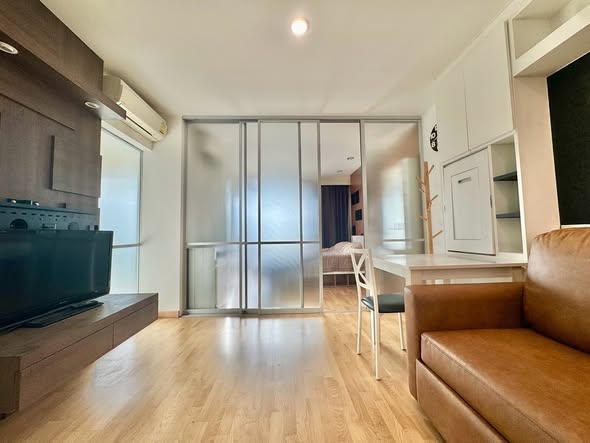 room interior of U-Delight Jatujak Station condo.