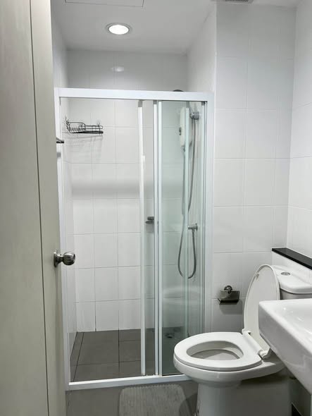 room interior and bathroom of UNiO Sukhumvit 72