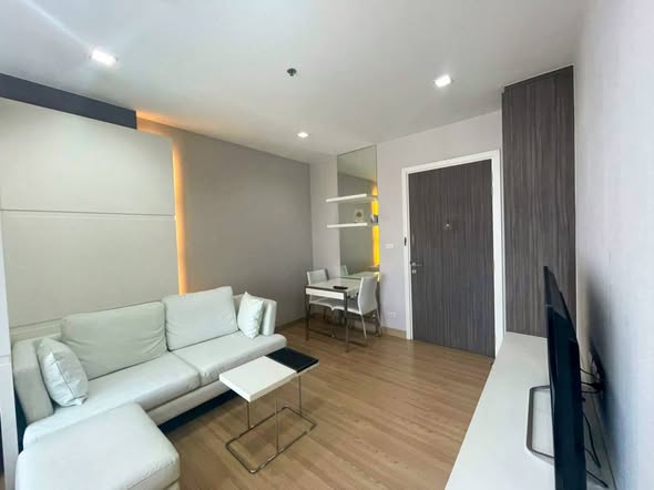 bedroom and room interior of Urbano Absolute Sathon-Taksin
