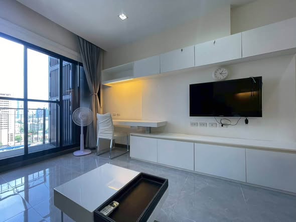 living room and bedroom of Urbano Absolute Sathon-Taksin