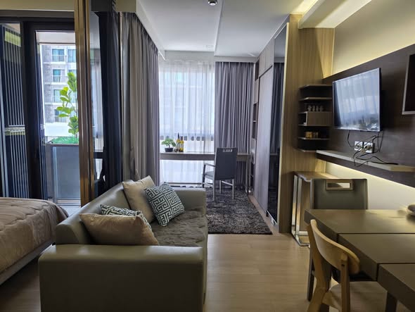 living room and bedroom of URBITIA Thonglor