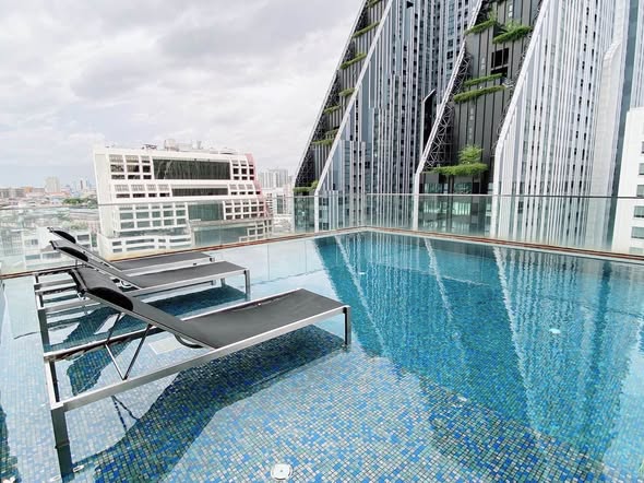 pool of Vertiq Rama 4 – Siam