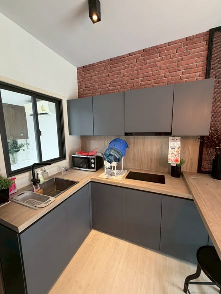room interior and kitchen of Verve Phetkasem 81 เวิร์ฟ เพชรเกษม 81