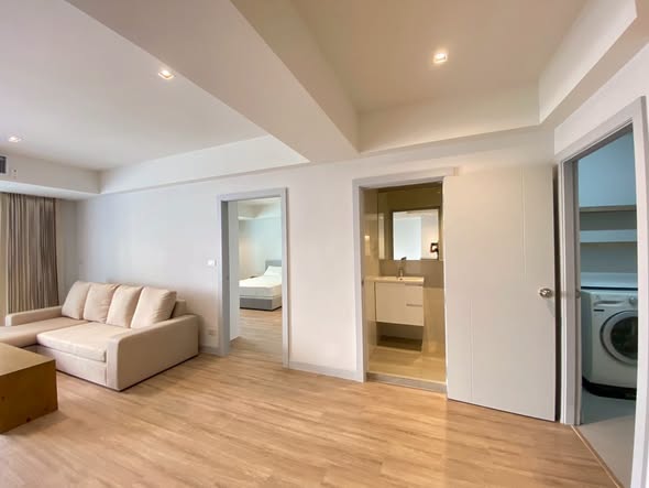bedroom and room interior of Villa Bajaj