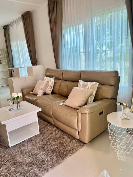 living room and bedroom of Villaggio Srinakarin-Bangna 2