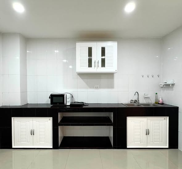 kitchen of Vora Town