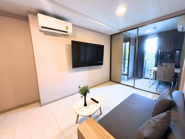 bedroom of Walden Asoke