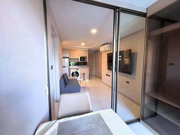 bedroom and room interior of Walden Asoke