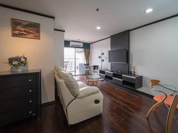 bedroom and living room of Waterford Diamond Tower