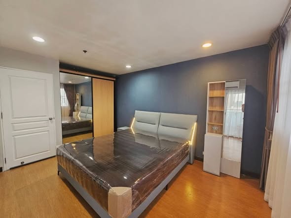 bedroom and room interior of Waterford Diamond Tower