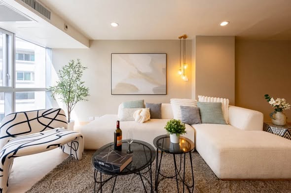 living room of Waterford Diamond Tower
