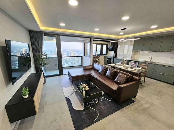 living room of Waterford Diamond Tower