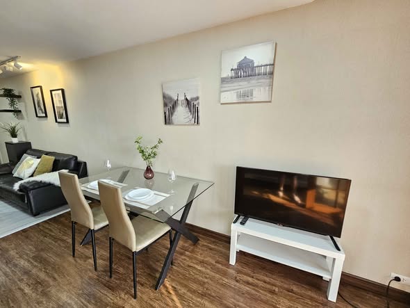 living room and room interior of Waterford Diamond Tower
