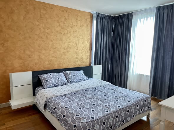 bedroom of Watermark Chao Phraya