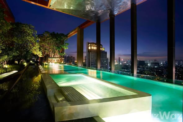 pool of Whizdom Avenue Ratchada-Ladprao