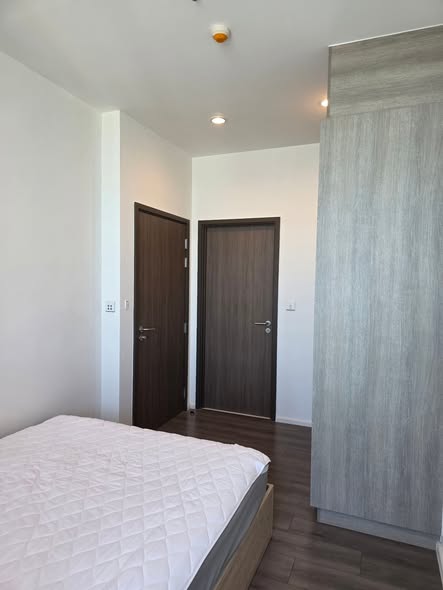 bedroom and room interior of Whizdom Essence Sukhumvit วิสซ์ดอม เอสเซ้นส์ สุขุมวิท