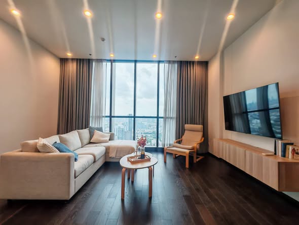 living room and bedroom and room interior of Whizdom Essence Sukhumvit วิสซ์ดอม เอสเซ้นส์ สุขุมวิท