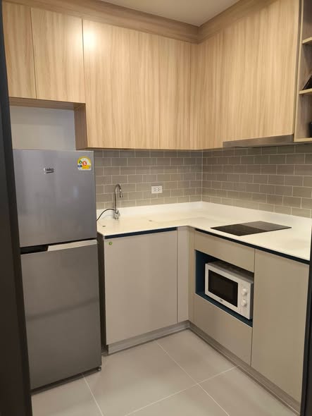 bathroom and kitchen of XT Phayathai