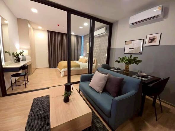 living room and bedroom of XT Phayathai