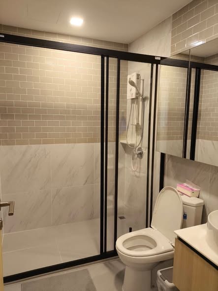 room interior and bathroom of XT Phayathai