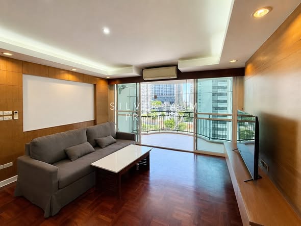 living room of Yellow Ribbon Hills Executive Mansion