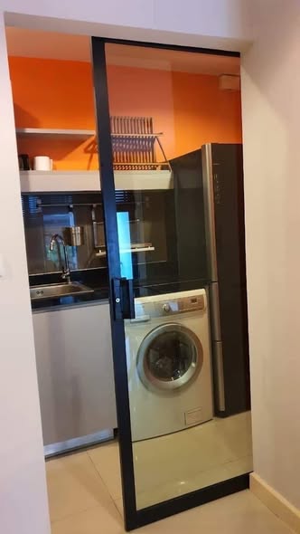 room interior and bathroom of Zenith Place Sukhumvit 42