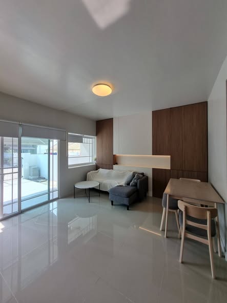 bedroom and room interior of หมู่บ้านอินดี้ 1 ประชาอุทิศ 90