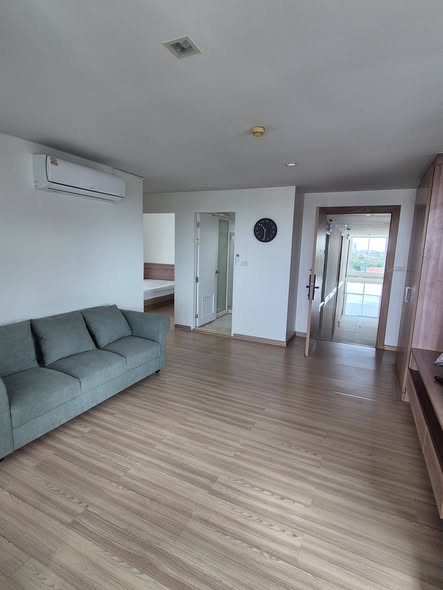 living room of คอนโด ไนซ์ สวีทส์ สนามบินน้ำ อาคาร 1