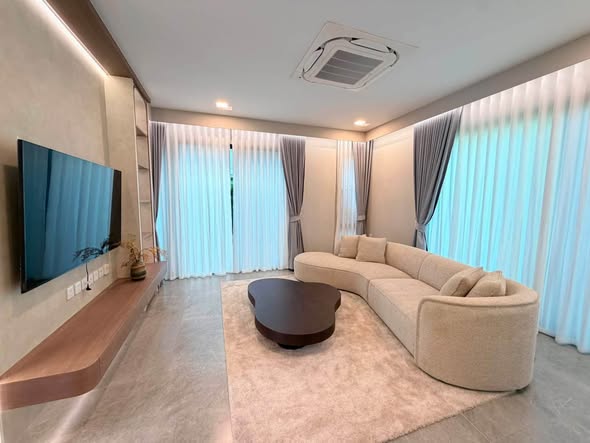 living room and bedroom of มัณฑนา บางนา กม.15 | MANTANA Bangna km. 15