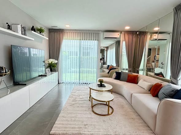 living room and room interior of มัณฑนา บางนา กม.15 | MANTANA Bangna km. 15