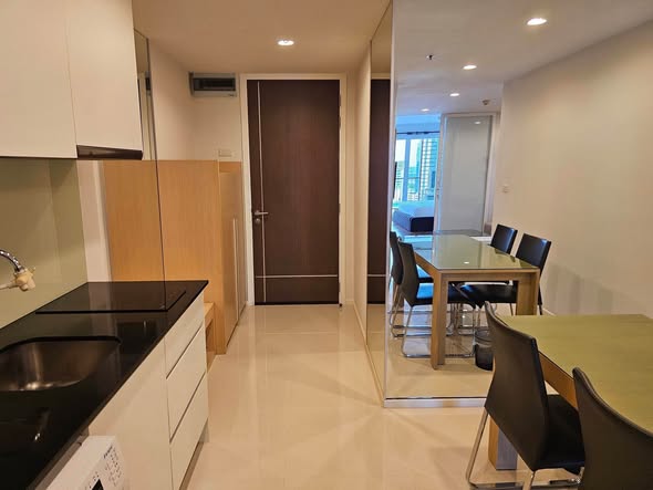 room interior and kitchen of 15 Sukhumvit Residences