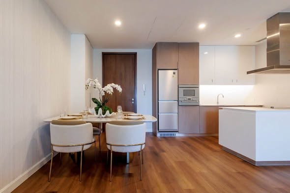 kitchen of 185 Rajadamri