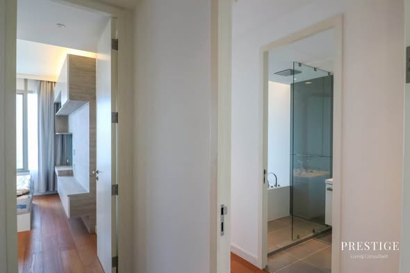 room interior of 185 Rajadamri