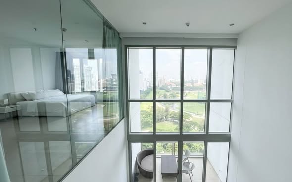 room interior of 185 Rajadamri