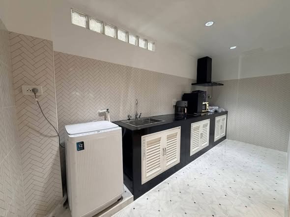 bathroom of ขายทาวน์โฮม สูง 2 ชั้น พื้นที่ 20 ตร.ว. 3 นอน 2 น้ำ 1 ครัว เดอะเมโทร รัตนาธิเบศร์