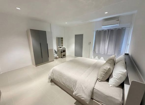 bedroom of ขายทาวน์โฮม สูง 2 ชั้น พื้นที่ 20 ตร.ว. 3 นอน 2 น้ำ 1 ครัว เดอะเมโทร รัตนาธิเบศร์